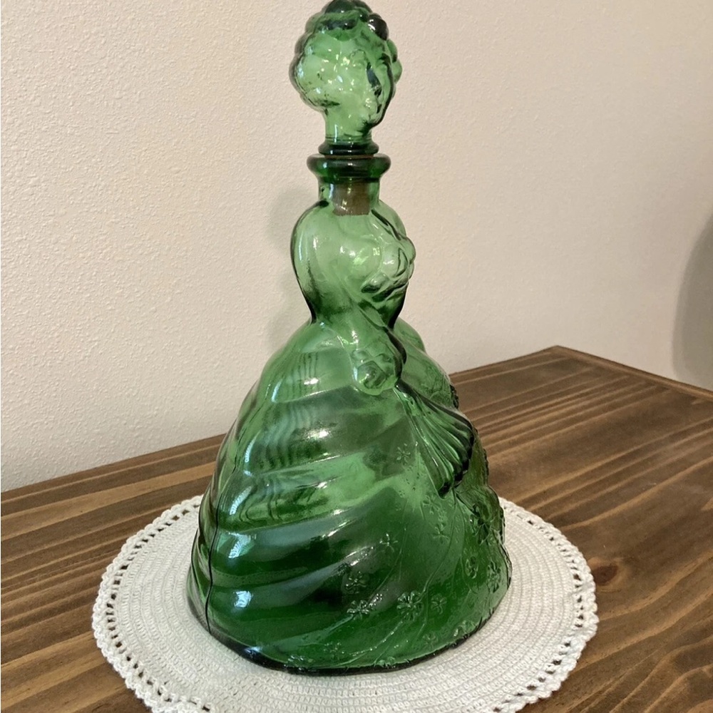 Vintage Empoli Emerald Green Victorian Lady Decanter Made in Italy 11 1/2” - Picture 3 of 11